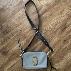 Marc Jacobs Softshot 21